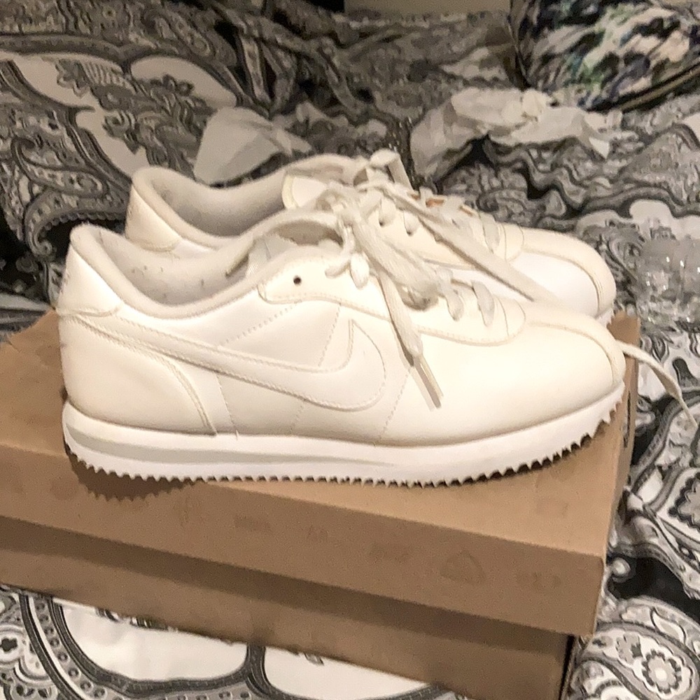 VTG Nike Cortez 07 GS White Sneakers size 6.5 youth women’s 8